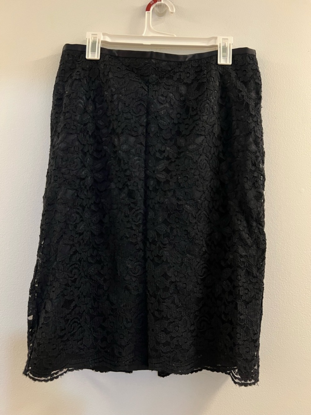 Ann Taylor Loft Floral Black LACE PENCIL SKIRT - Picture 9 of 13
